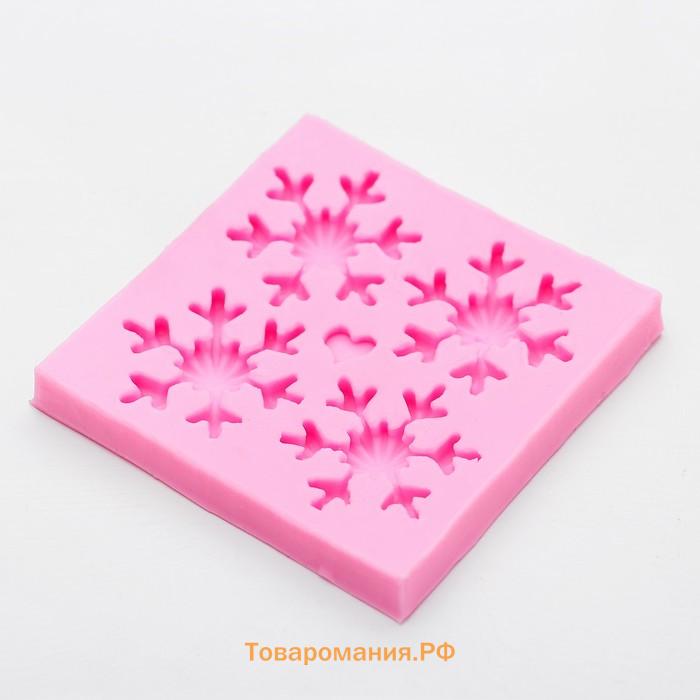 Молд для заливки новогодний «Четыре снежинки», силикон, 8.5×8.5 см, розовый