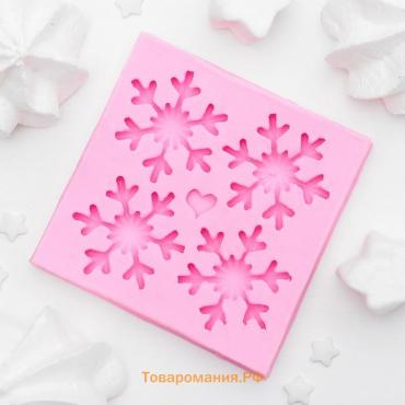 Молд для заливки новогодний «Четыре снежинки», силикон, 8.5×8.5 см, розовый